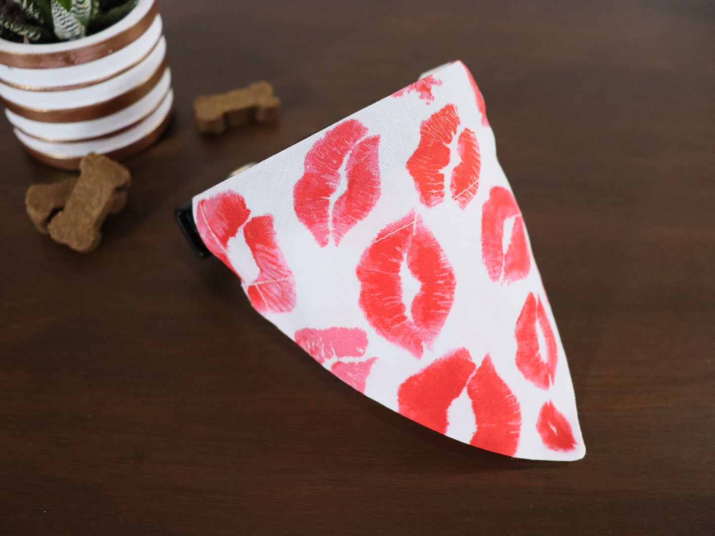 Valentine's Day - Lipstick Kiss Bandana