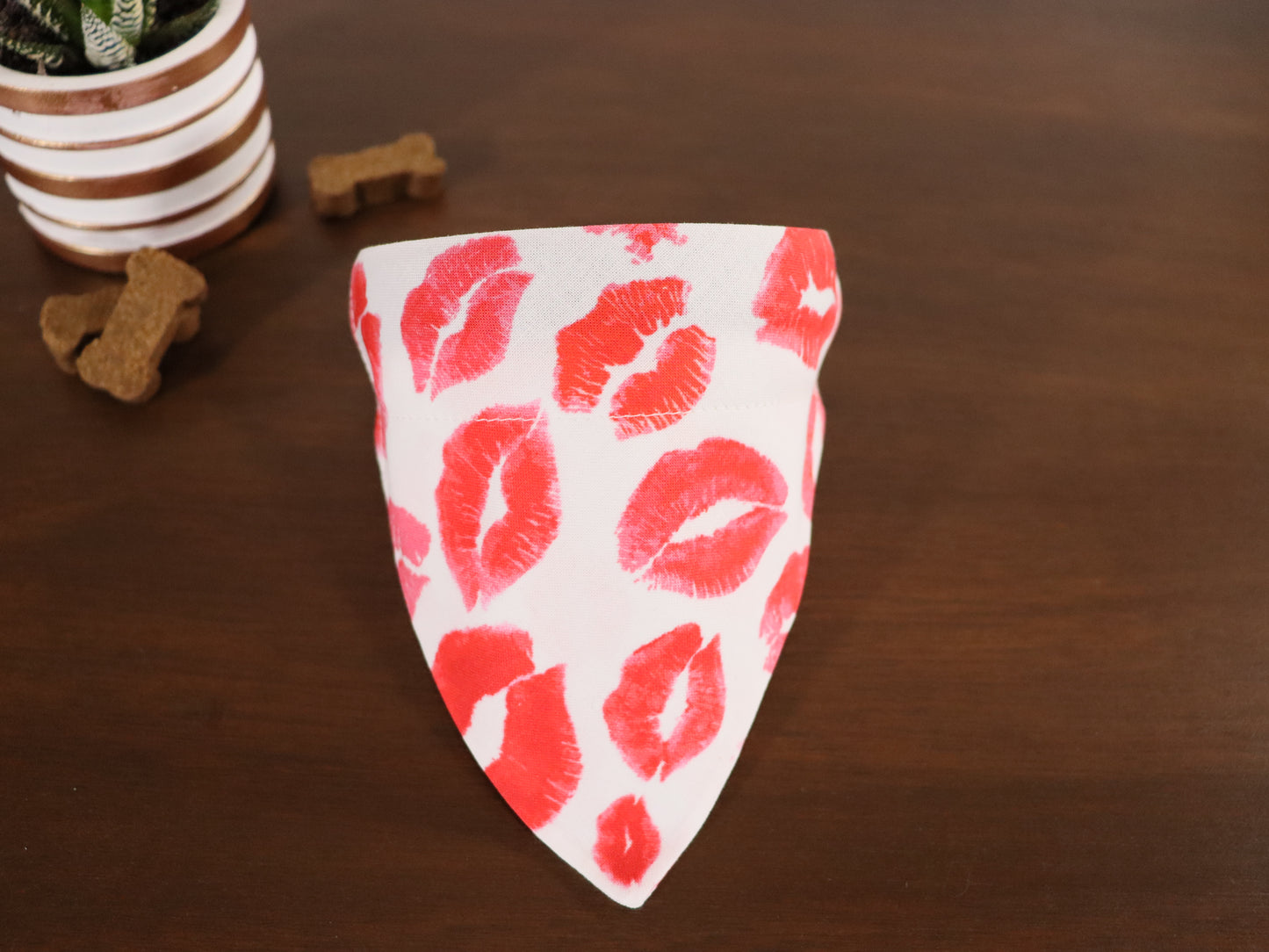 Valentine's Day - Lipstick Kiss Bandana